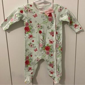 FIRST IMPRESSIONS | Baby Girl Pajamas. 0-3 Months.